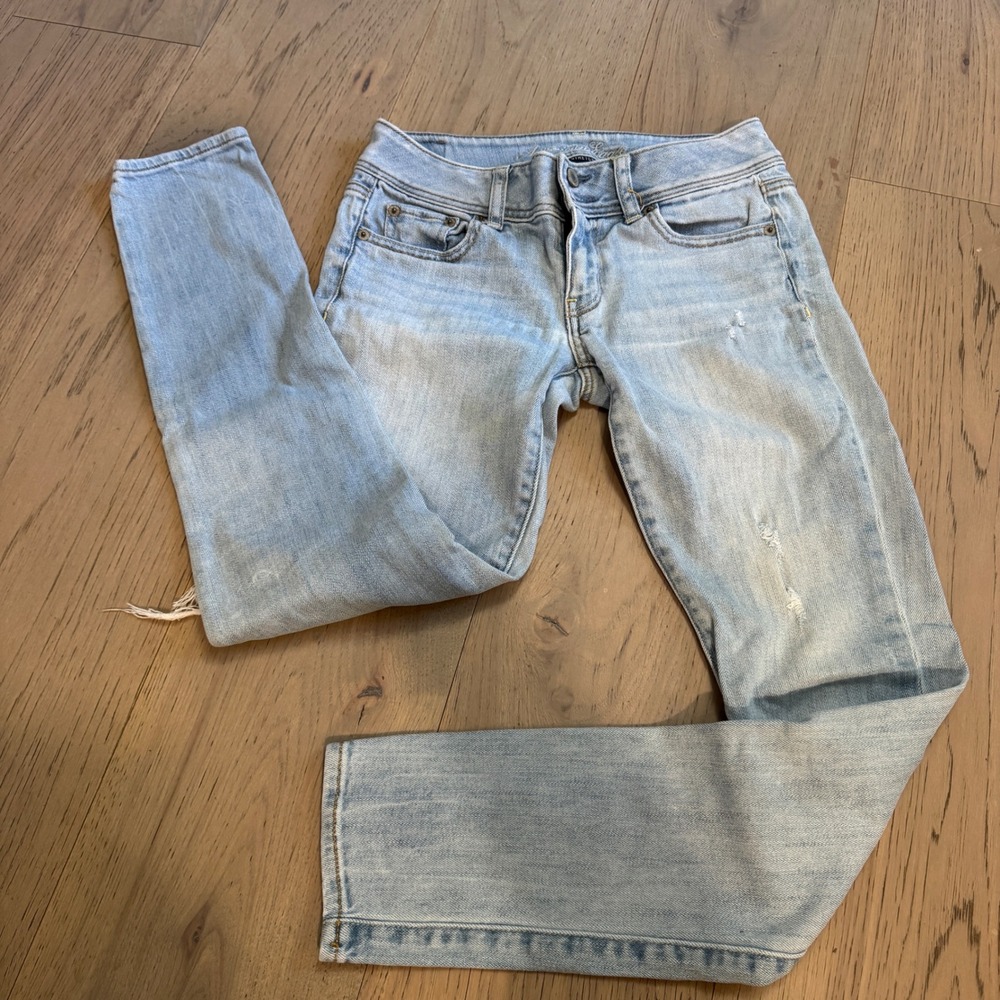 VTG Y2K American Eagle Light Wash Distressed Ripped‎ Stretch Skinny Jeans